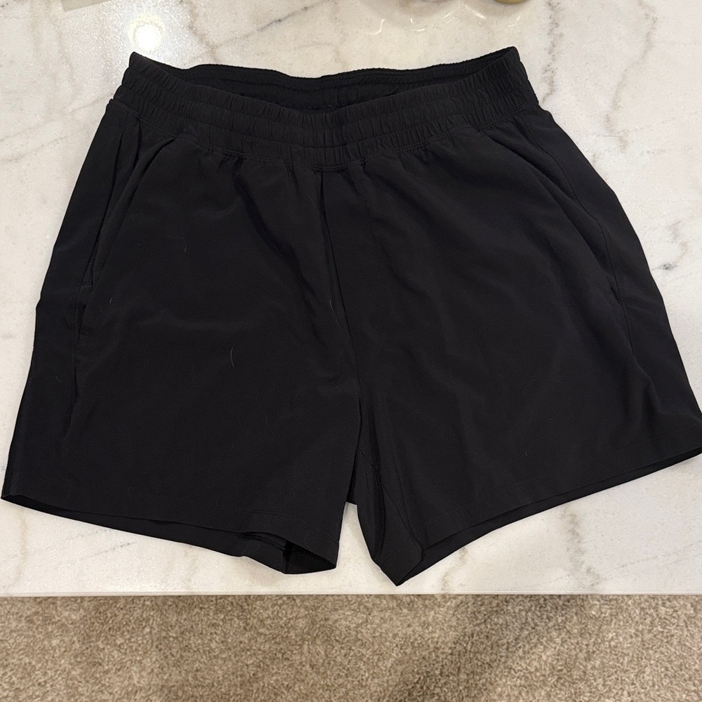 Lululemon Men's Black Shorts